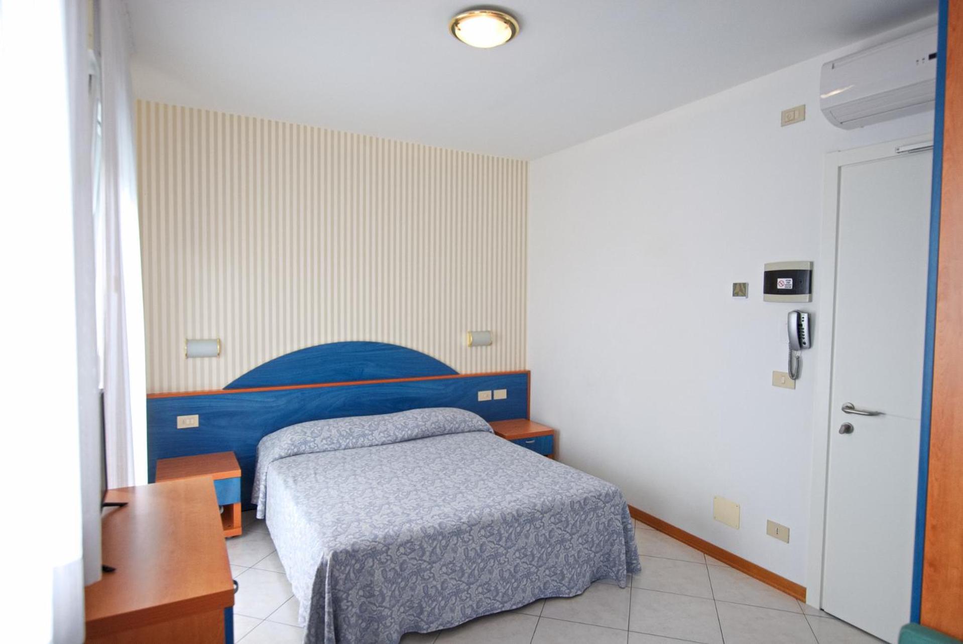 Hotel Paris Λινιάνο Σαμπιαντόρο Εξωτερικό φωτογραφία
