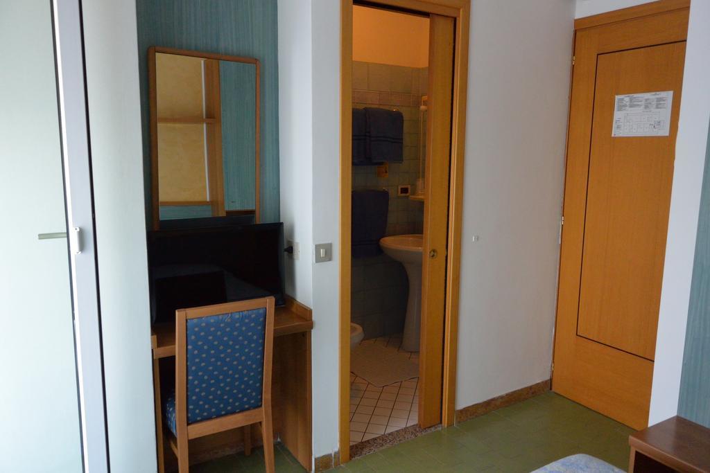 Hotel Paris Λινιάνο Σαμπιαντόρο Εξωτερικό φωτογραφία