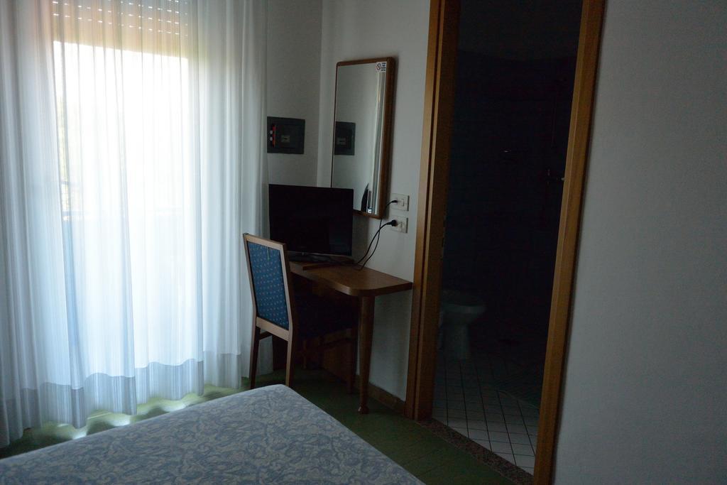 Hotel Paris Λινιάνο Σαμπιαντόρο Εξωτερικό φωτογραφία