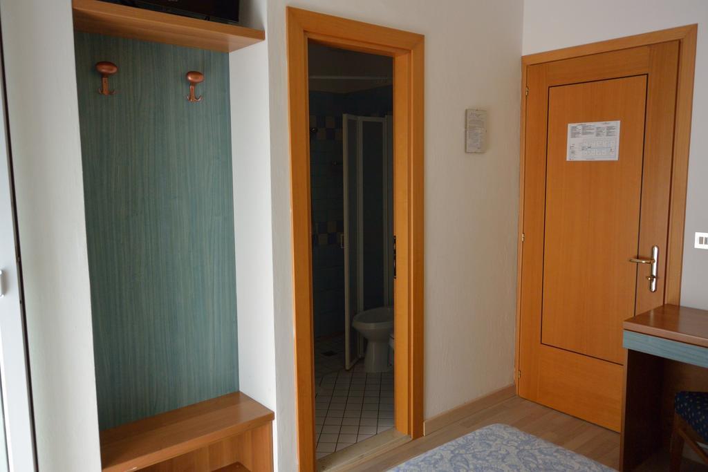 Hotel Paris Λινιάνο Σαμπιαντόρο Εξωτερικό φωτογραφία