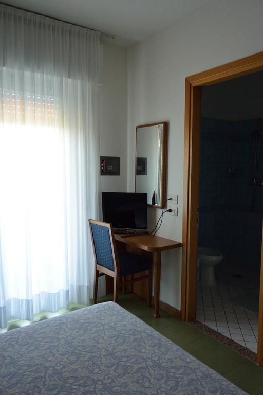 Hotel Paris Λινιάνο Σαμπιαντόρο Εξωτερικό φωτογραφία