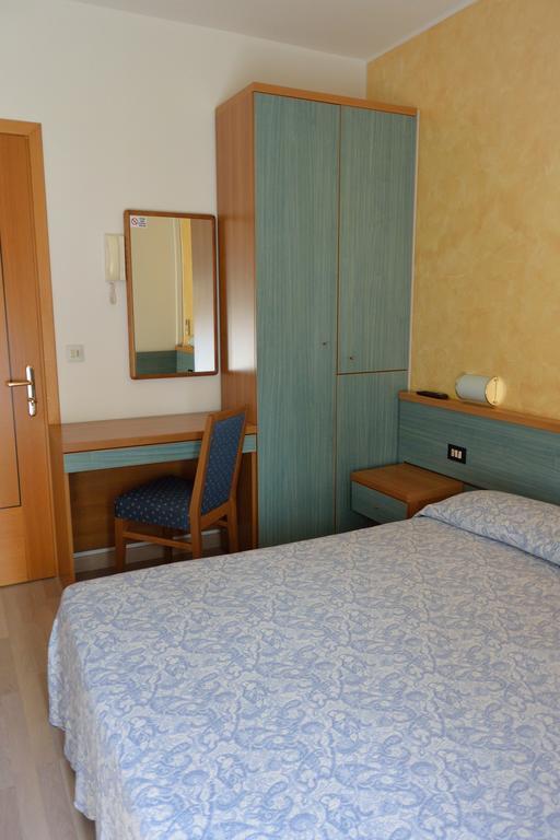 Hotel Paris Λινιάνο Σαμπιαντόρο Εξωτερικό φωτογραφία
