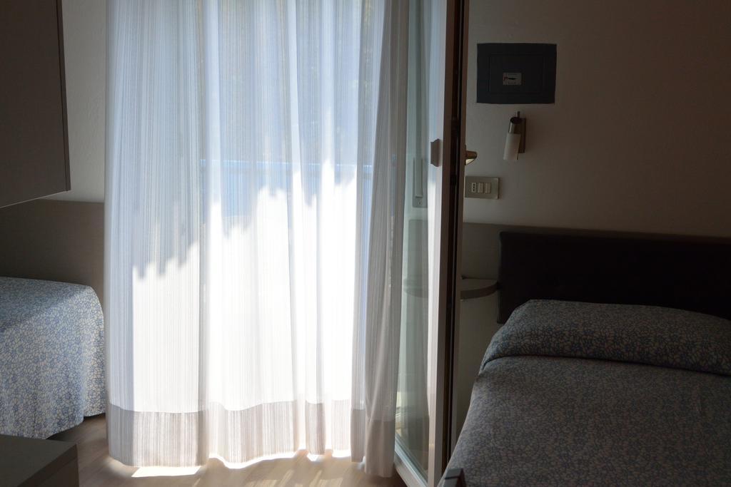Hotel Paris Λινιάνο Σαμπιαντόρο Εξωτερικό φωτογραφία